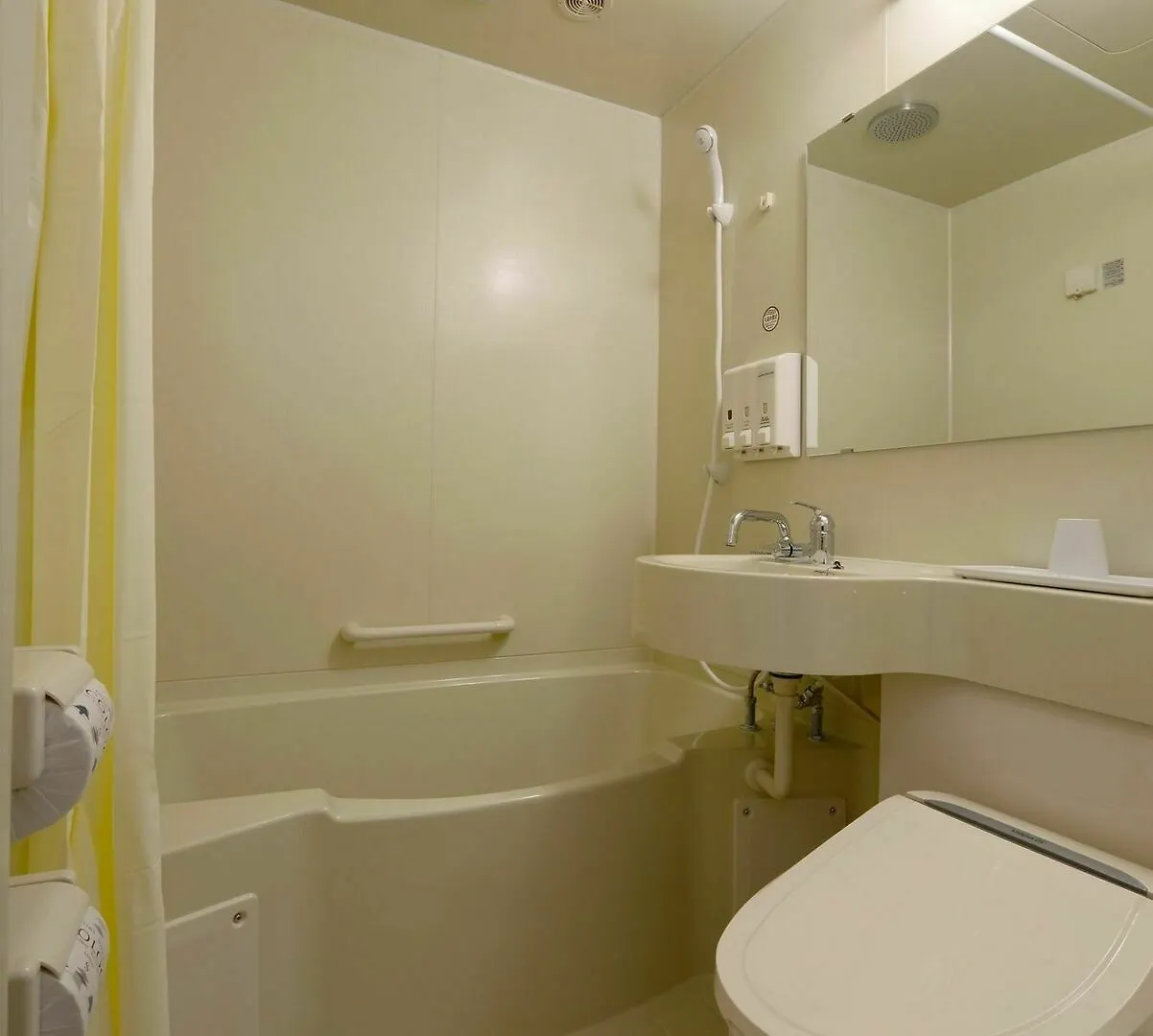 Toyoko Inn Osaka Shinsaibashi Nishi 3*,  Japan